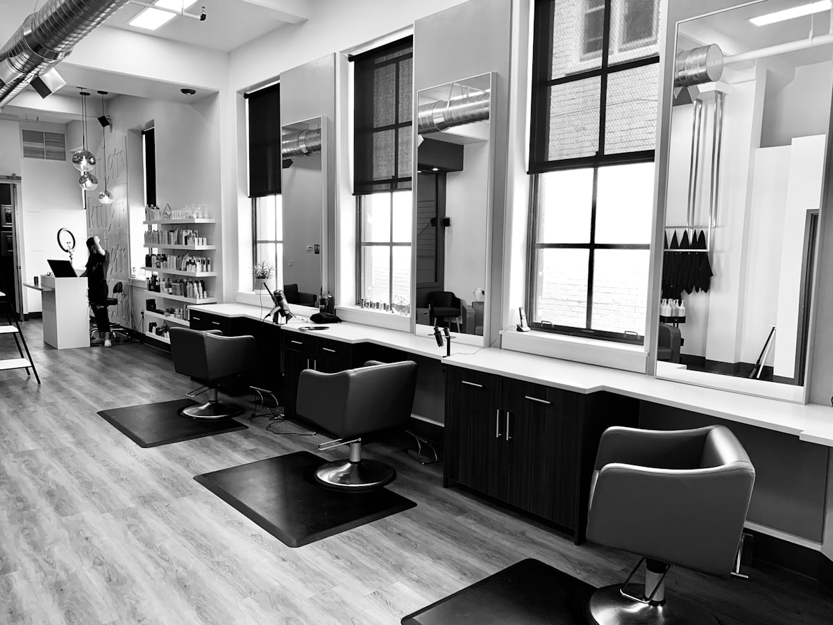 Camilo Sanz Studio 29 Salon Atmosphere